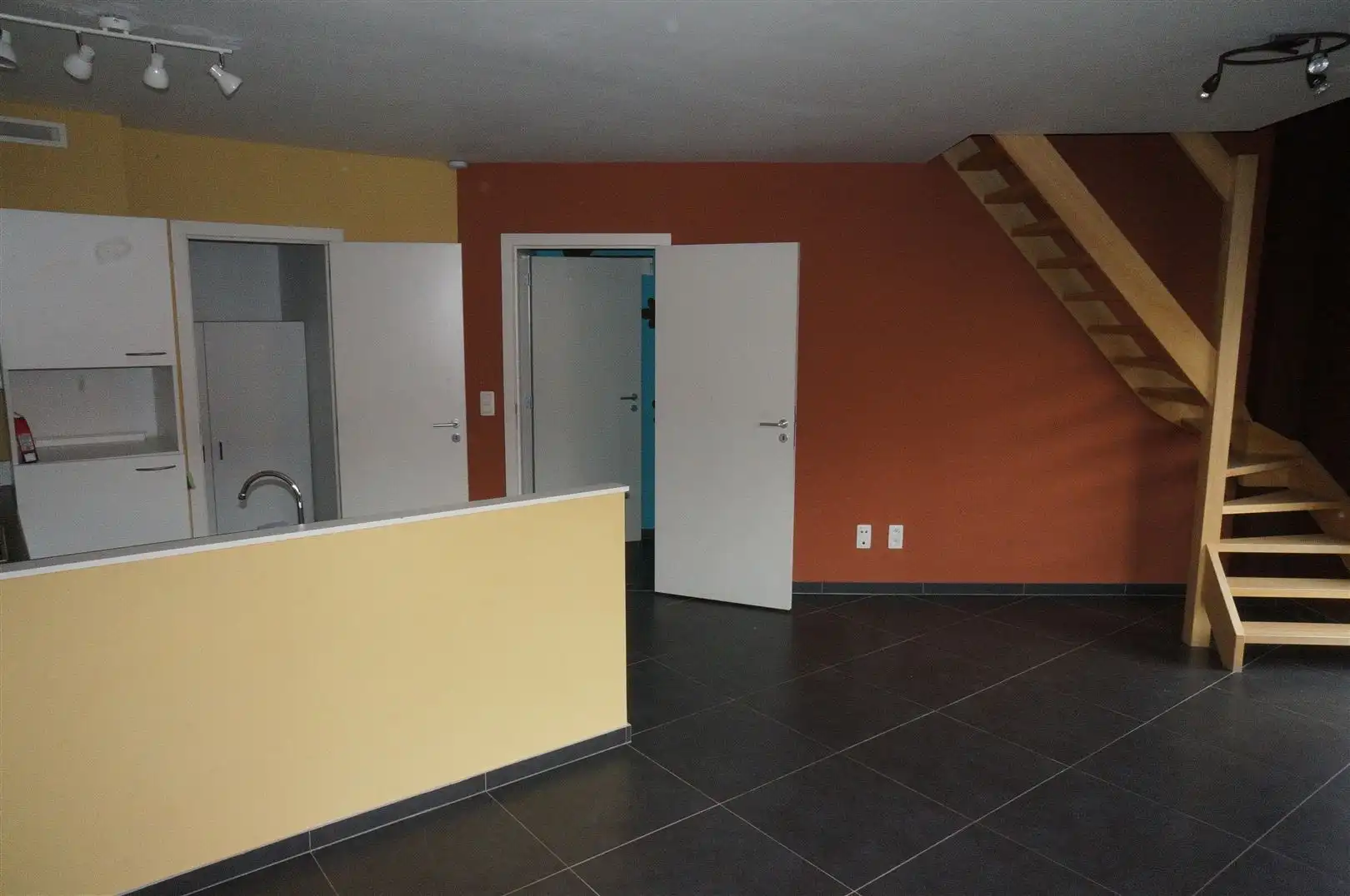 Duplex appartement met 2 slaapkamers en een autostaanplaats. foto 2