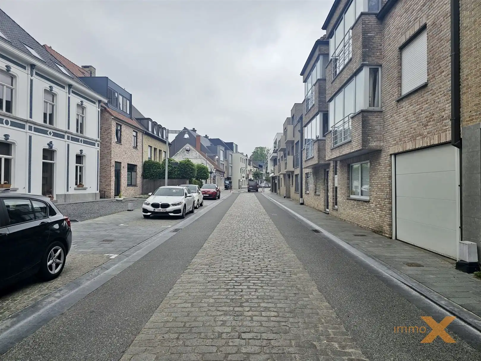 GELIJKVLOERS APP MET GROOT TERRAS EN GARAGE foto 28