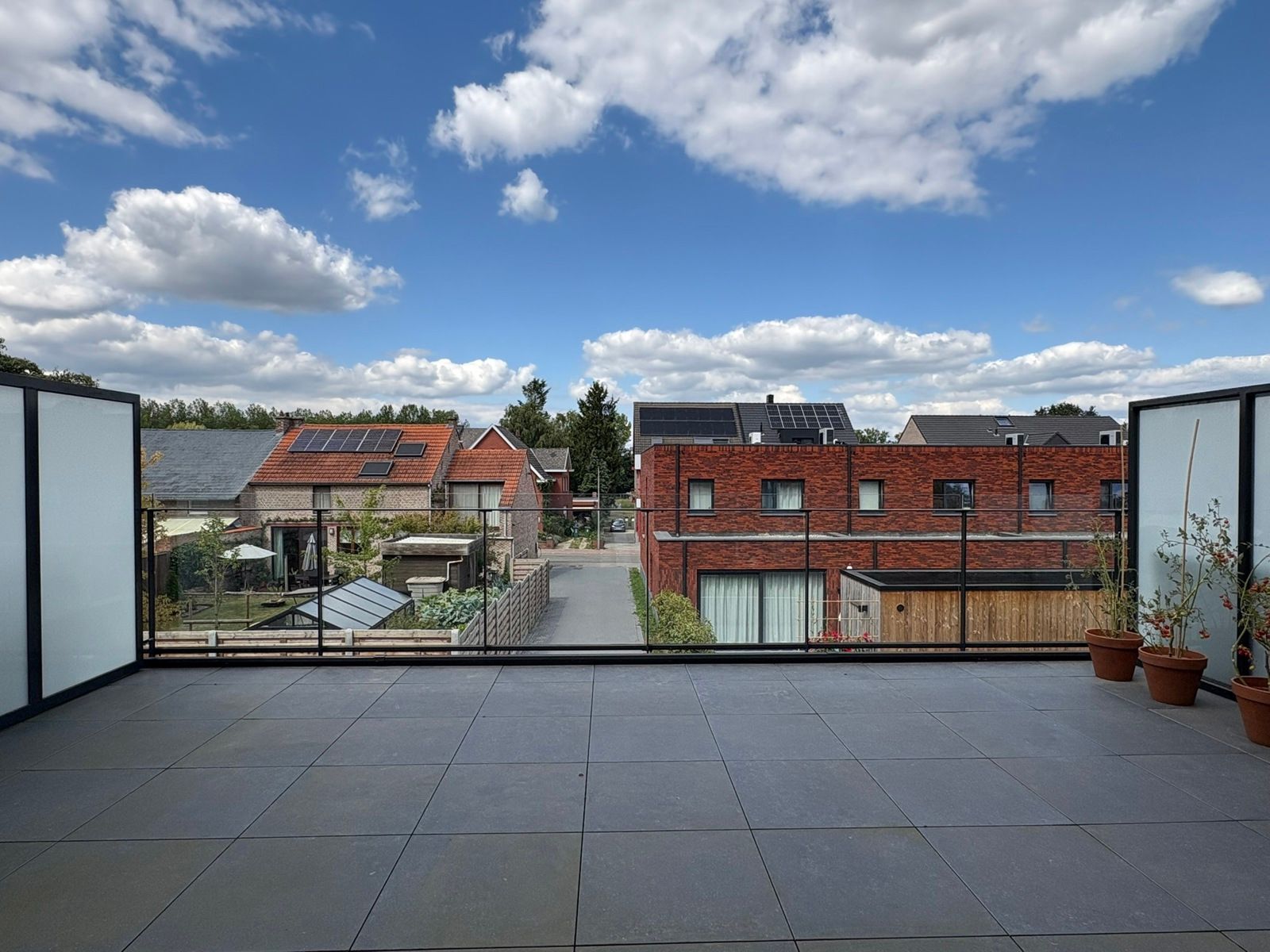 Ontdek dit recent appartement met private zonnepanelen! foto 6