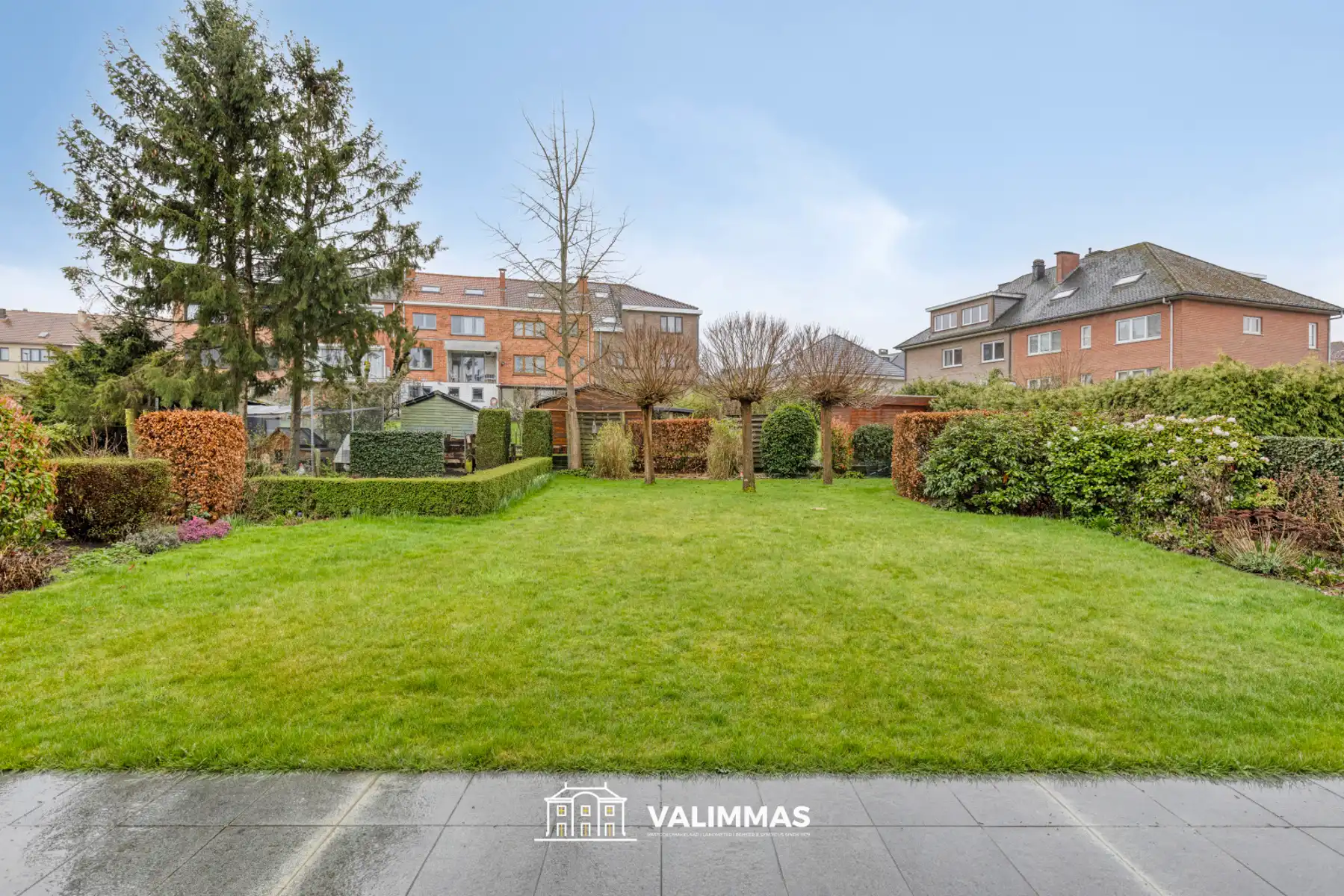 Ruime en zeer verzorgde villa met garage en mooie tuin... foto 13