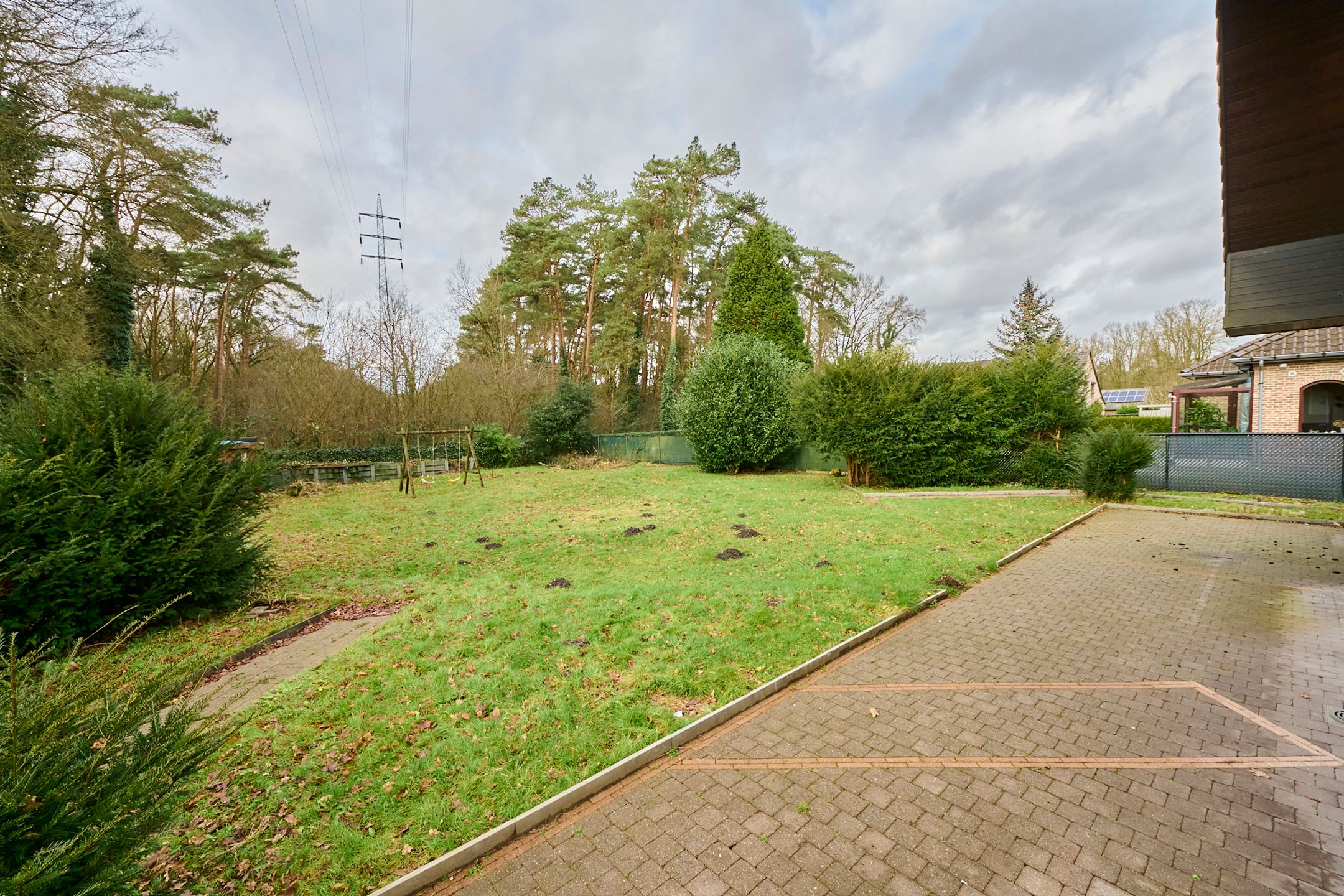 Ruime en eigentijdse gezinswoning op een rustige locatie foto 7