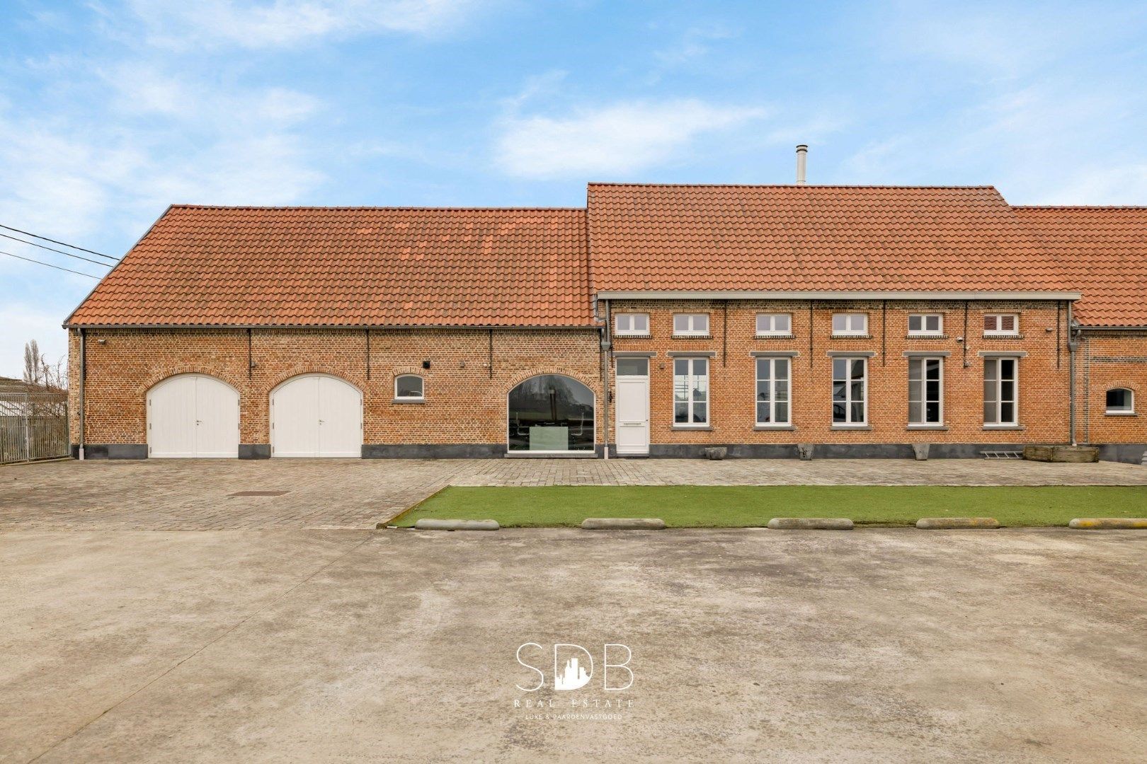 Prachtige villa in hoevestijl met bijgebouwen en akkerlanden/weilanden op 1,45ha foto 5