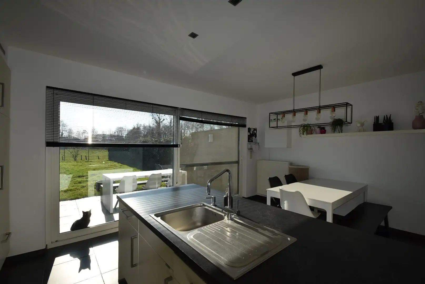 *  * WACHTLIJST VOLZET * * Recente leuke woning met zuidgerichte tuin, vlakbij centrum van Hoeselt foto 15