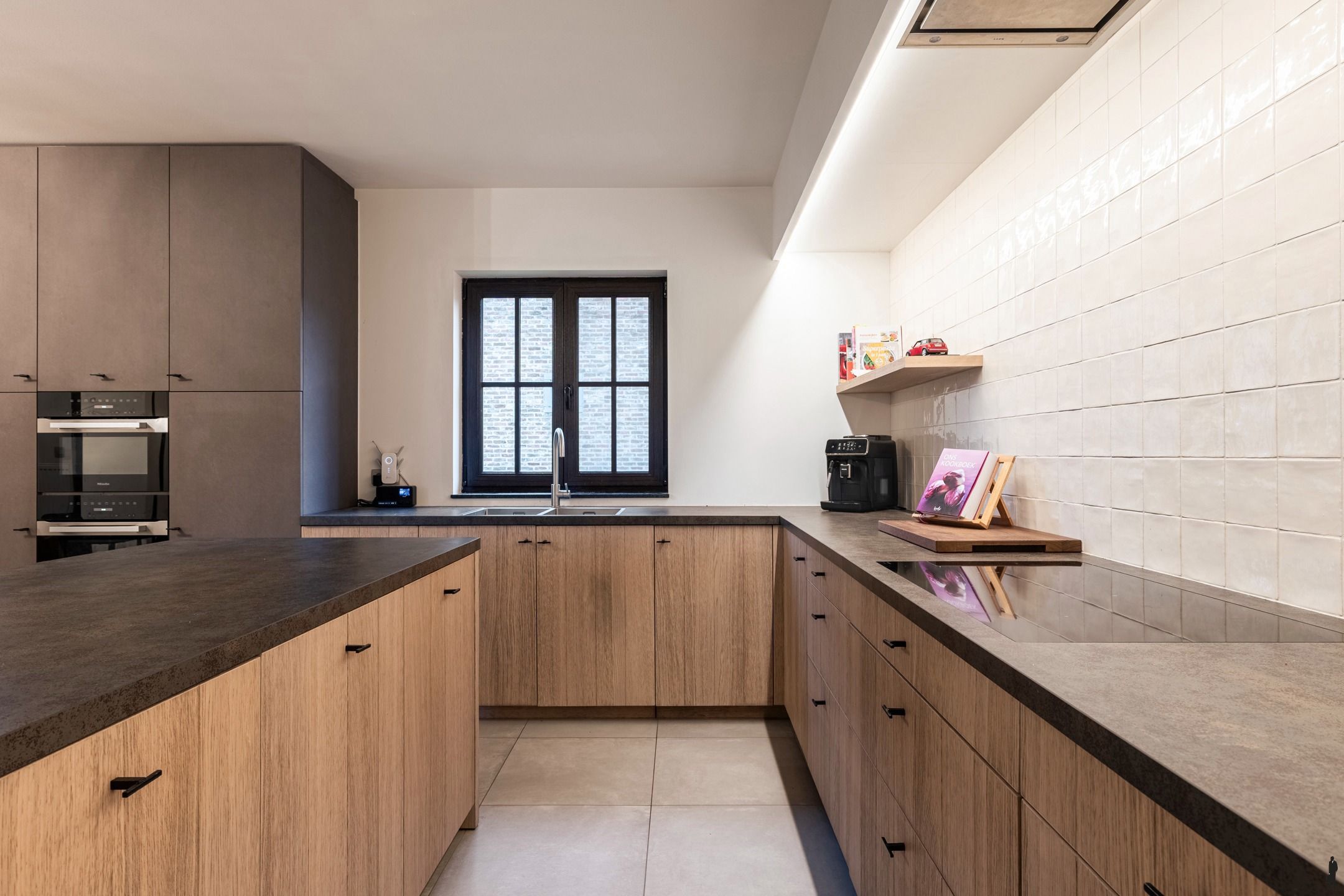 Grotendeels gerenoveerde villa met 4-5 slpk. in centrum Ravels foto 12