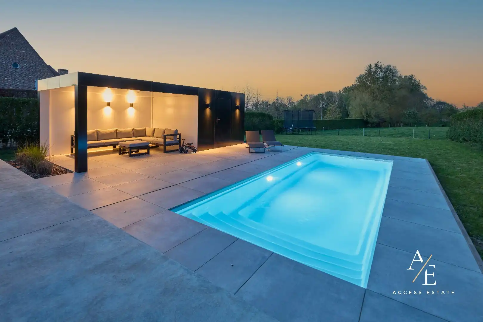 OOSTERZELE - Strakke designvilla met zwembad uit 2020! foto 3