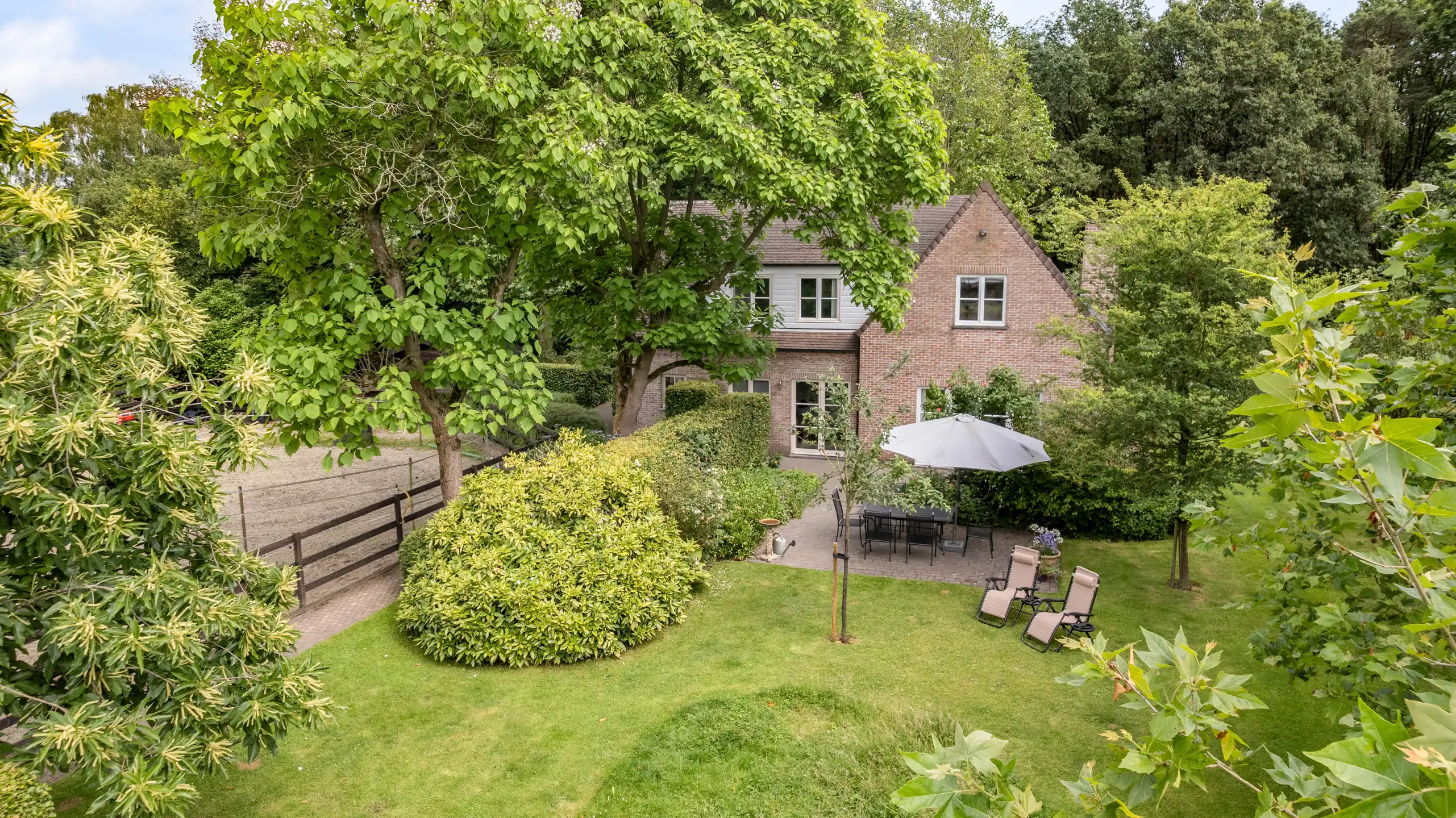Karaktervolle villa met paardenaccommodatie op prachtig zuidwestgericht perceel in De Fazant te Wuustwezel foto 2