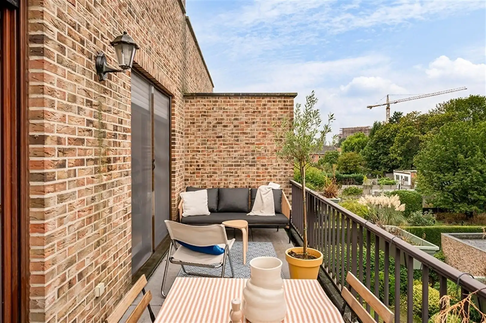 Instapklaar appartement met 2 grote slaapkamers, terras en garagebox foto 19