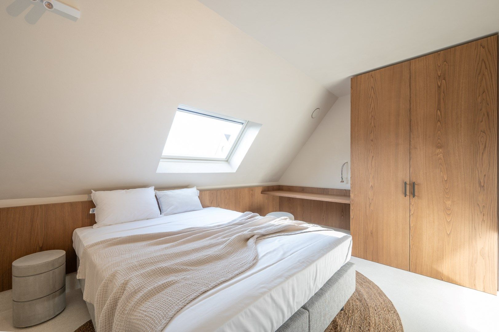 Alleenstaande en luxueus gerenoveerde villa op een rustige en residentiële ligging in Knokke foto 20