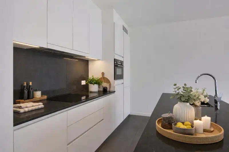 Luxueus appartement, parkeerplaats en ruim terras met zeezicht! foto 10