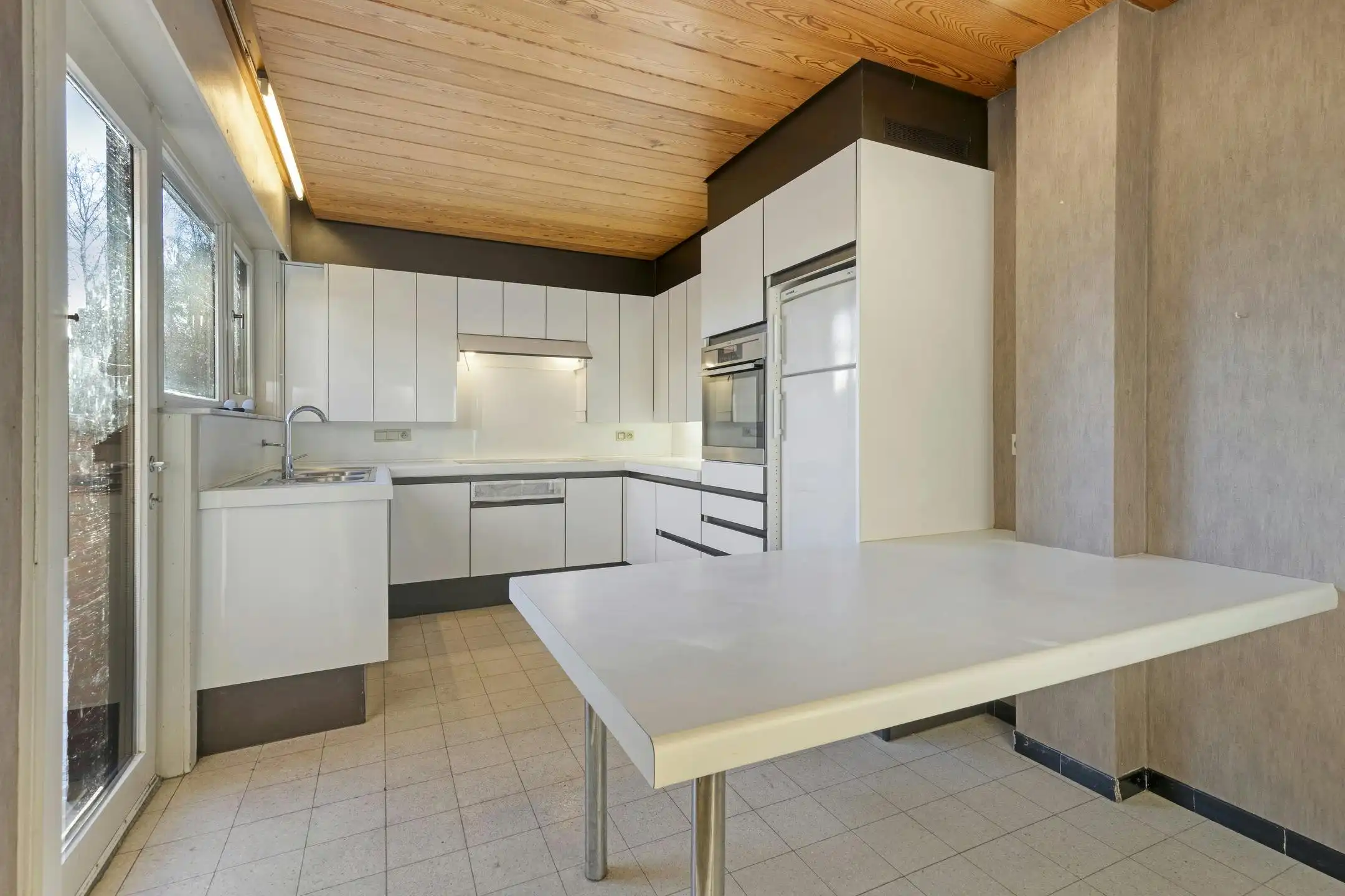 Ruime gezinswoning met 5 slaapkamers te koop in Brugge foto 4