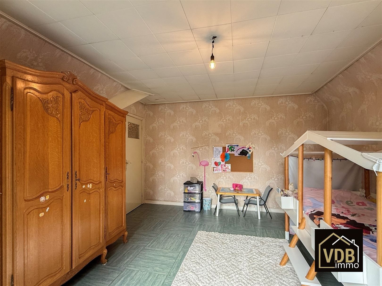  WONING MET 3 SLAAPKAMERS EN MEERDERE GARAGES foto 43