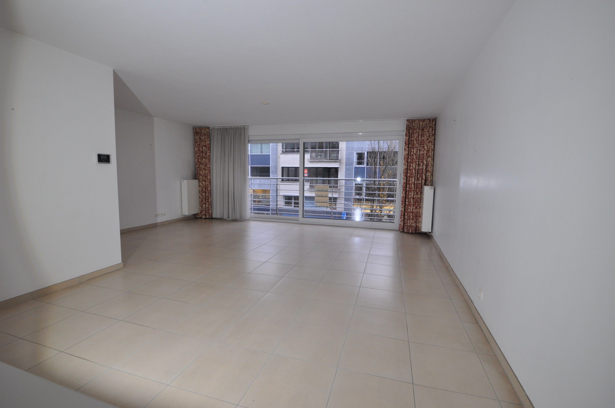 Instapklaar recent appartement met terras op een  centrale ligging foto 2