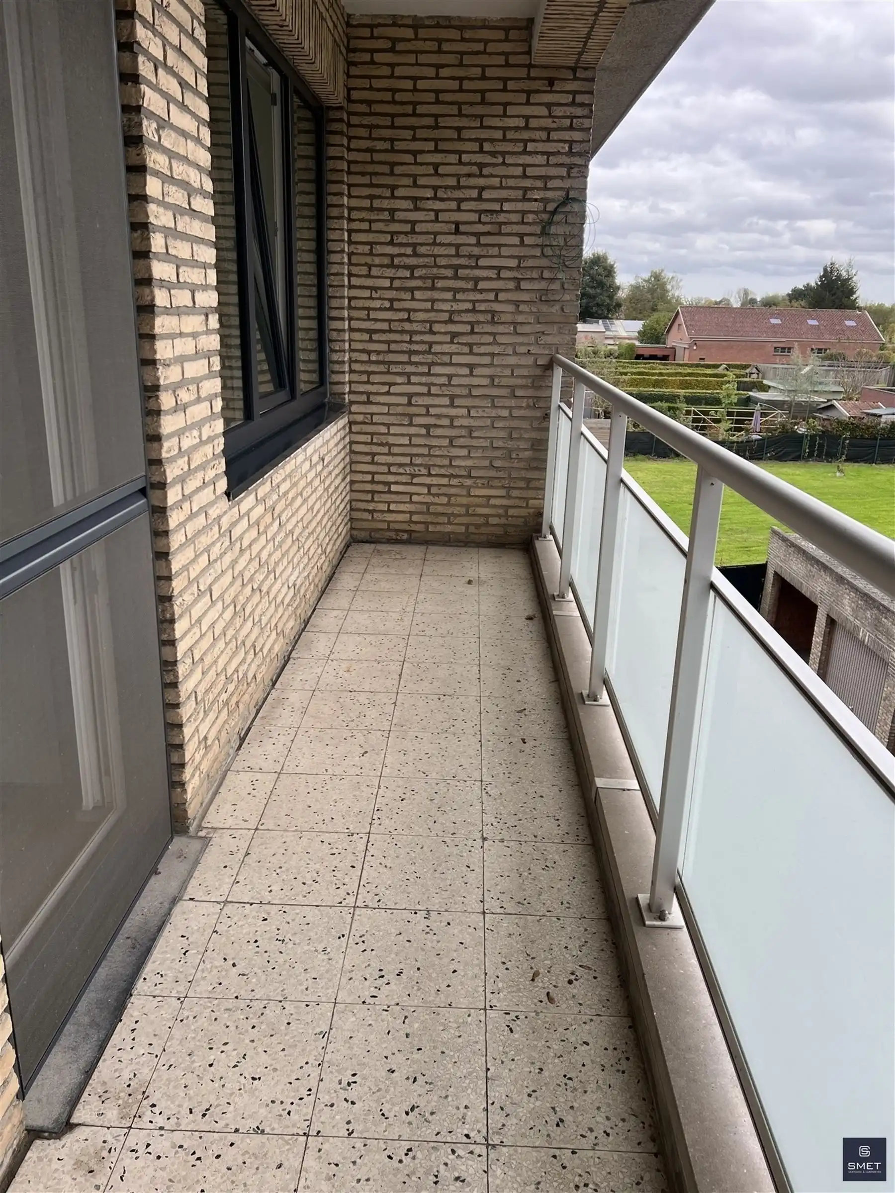 Gerenoveerd appt met 2 slpks, terras en garage foto 21