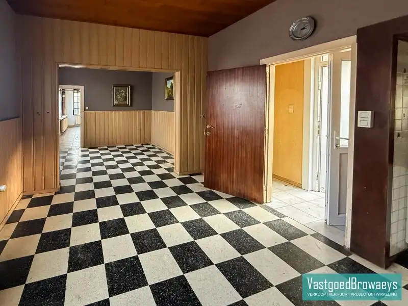 Centraal gelegen basiswoning met tuin en parkeergelegenheid foto 9