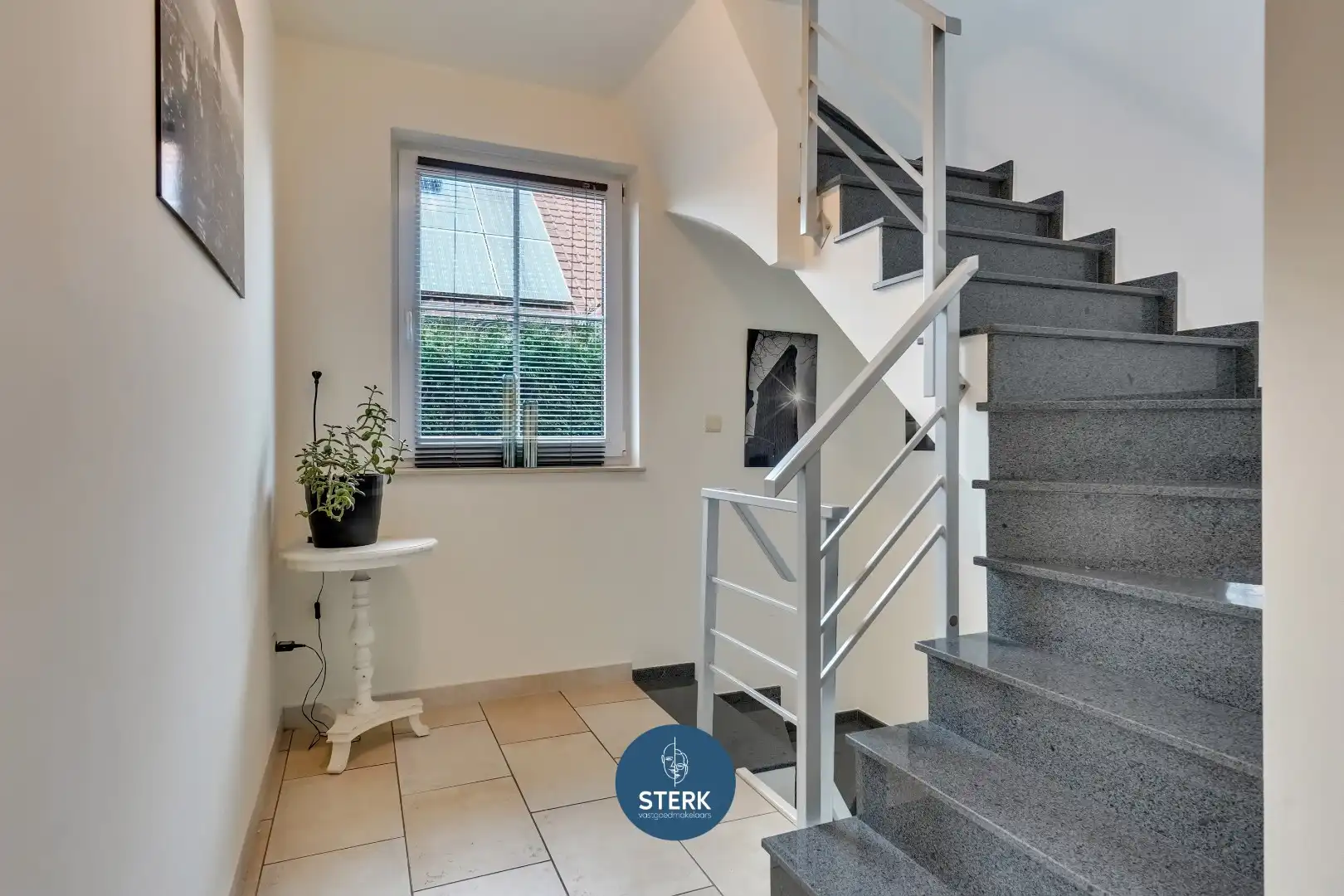 INSTAPKLAAR DUPLEX-APPARTEMENT MET 3 SLPKS IN HET GEZELLIGE LEUT ! foto 5