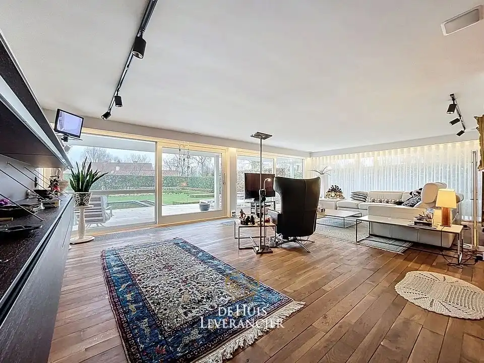 Elegante laagbouwvilla waar discrete rust, moderne uitstraling en standing versmelten in het 'Zoute' van Sint-Idesbald te koop foto 7