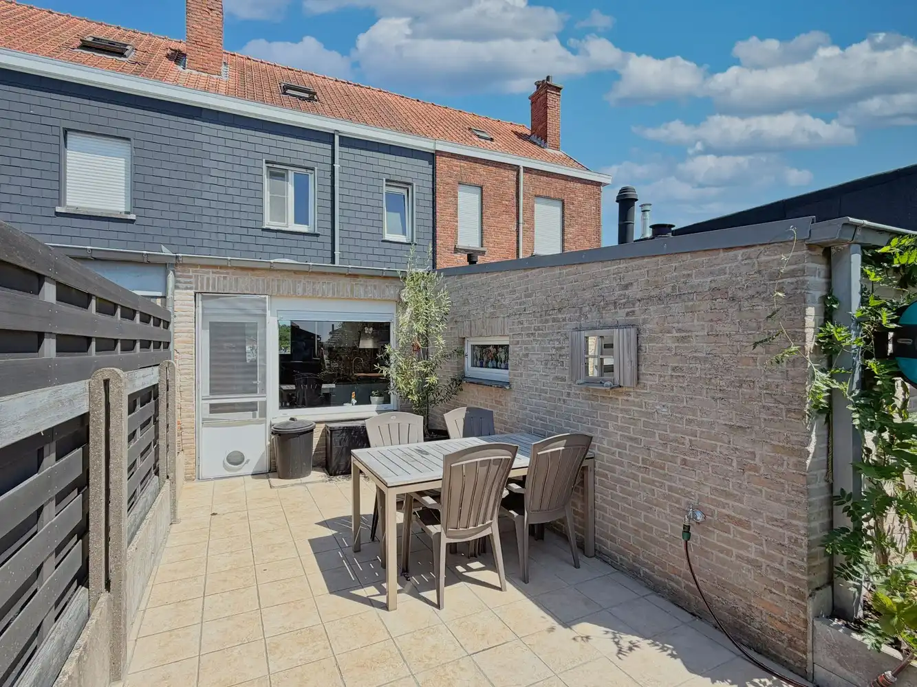 Instapklare gezinswoning (3 slpks) met tuin + 2x garage foto 14