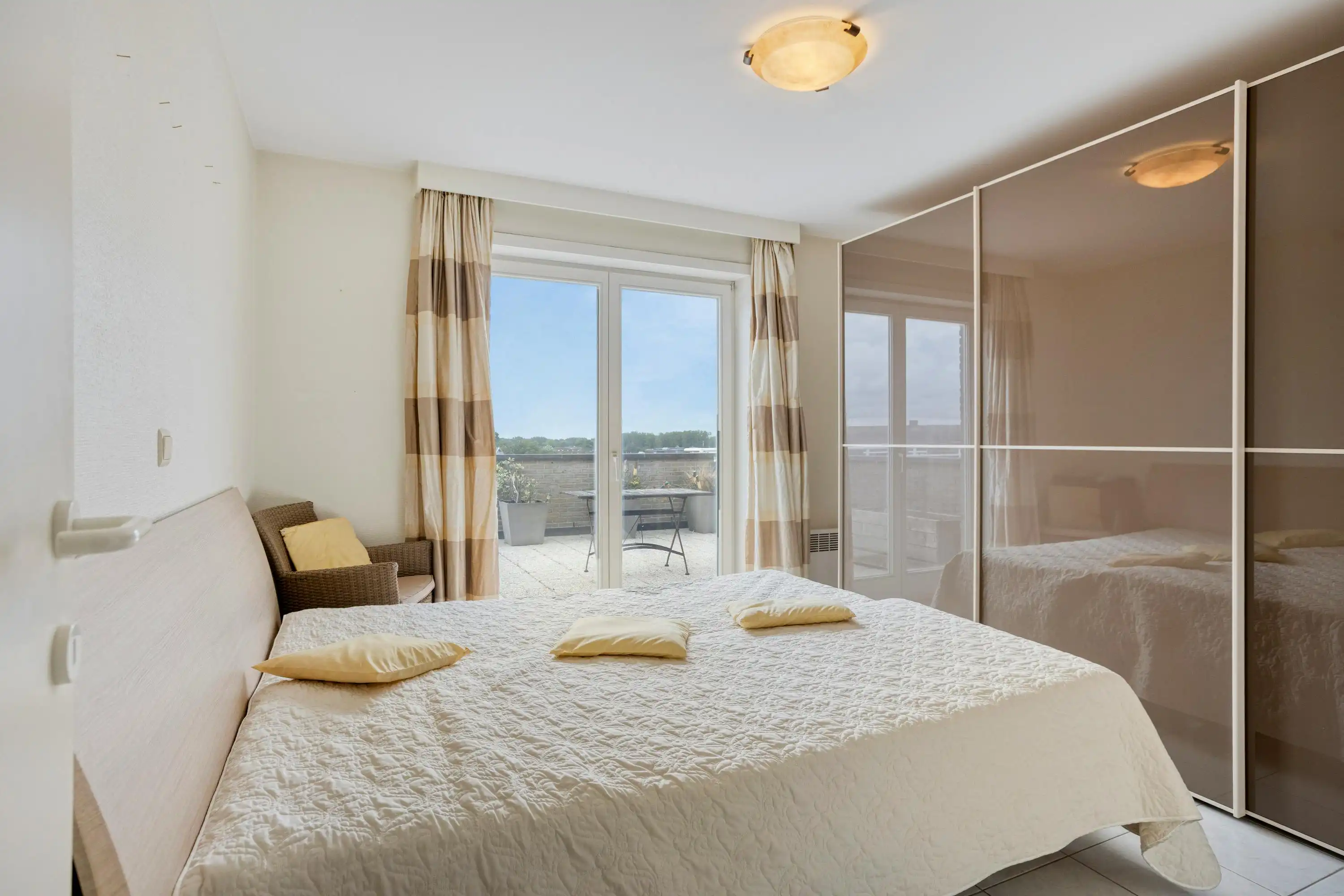 Penthouse (84 m²) met ruim terras (48 m²) vlak bij de Zeedijk foto 9