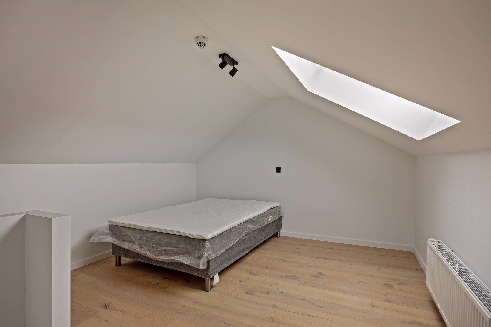 Volledig gerenoveerde en gemeubelde studentenkamers met privé-sanitair.  foto 9