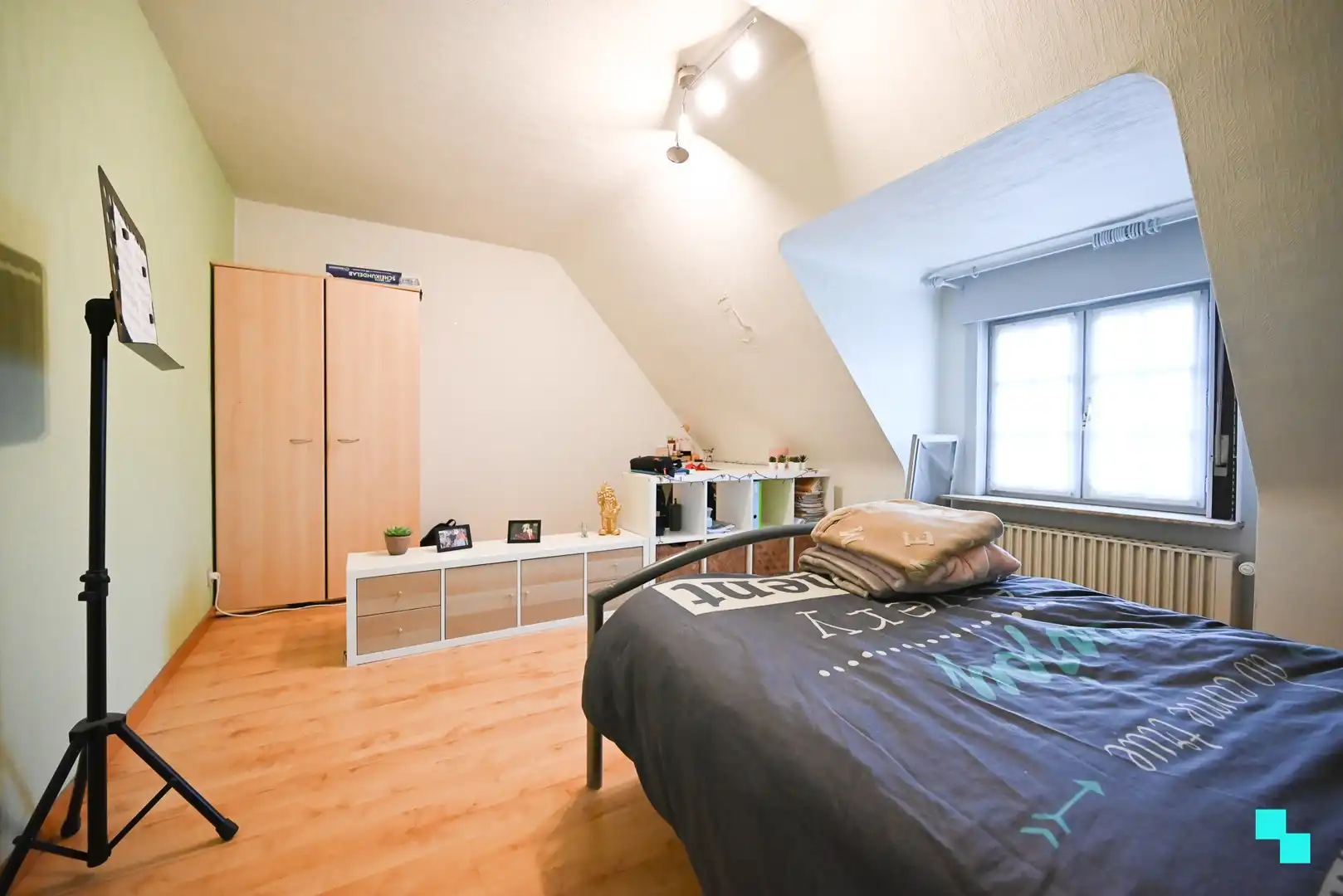 Uitzonderlijke eigendom bestaande uit een gezinswoning & afzonderlijk (kantoor)gebouw te Izegem foto 19