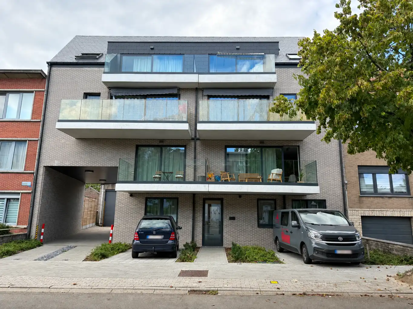 Prachtig gelijkvloers appartement met 1 slpk en terras foto {{pictureIndex}}