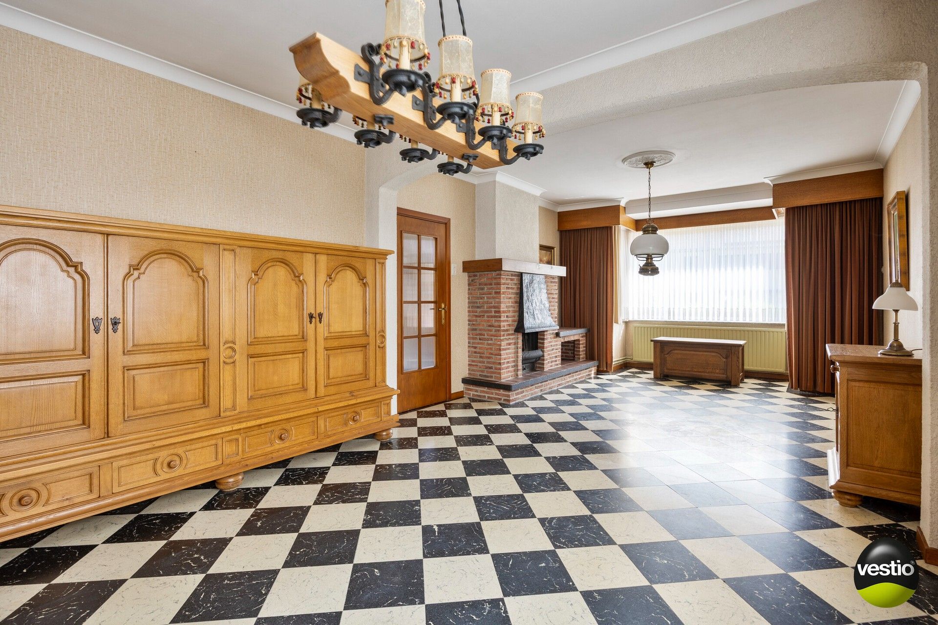 Charmante gezinswoning met drie slaapkamers op rustige, centrale ligging te Genk foto 6