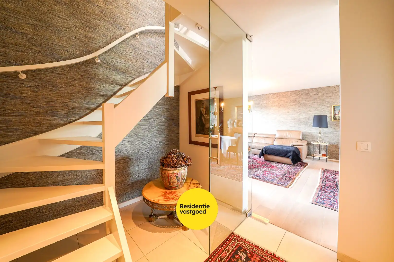 Recent duplex-appartement met open zicht op de vaart in Oudenburg foto 3