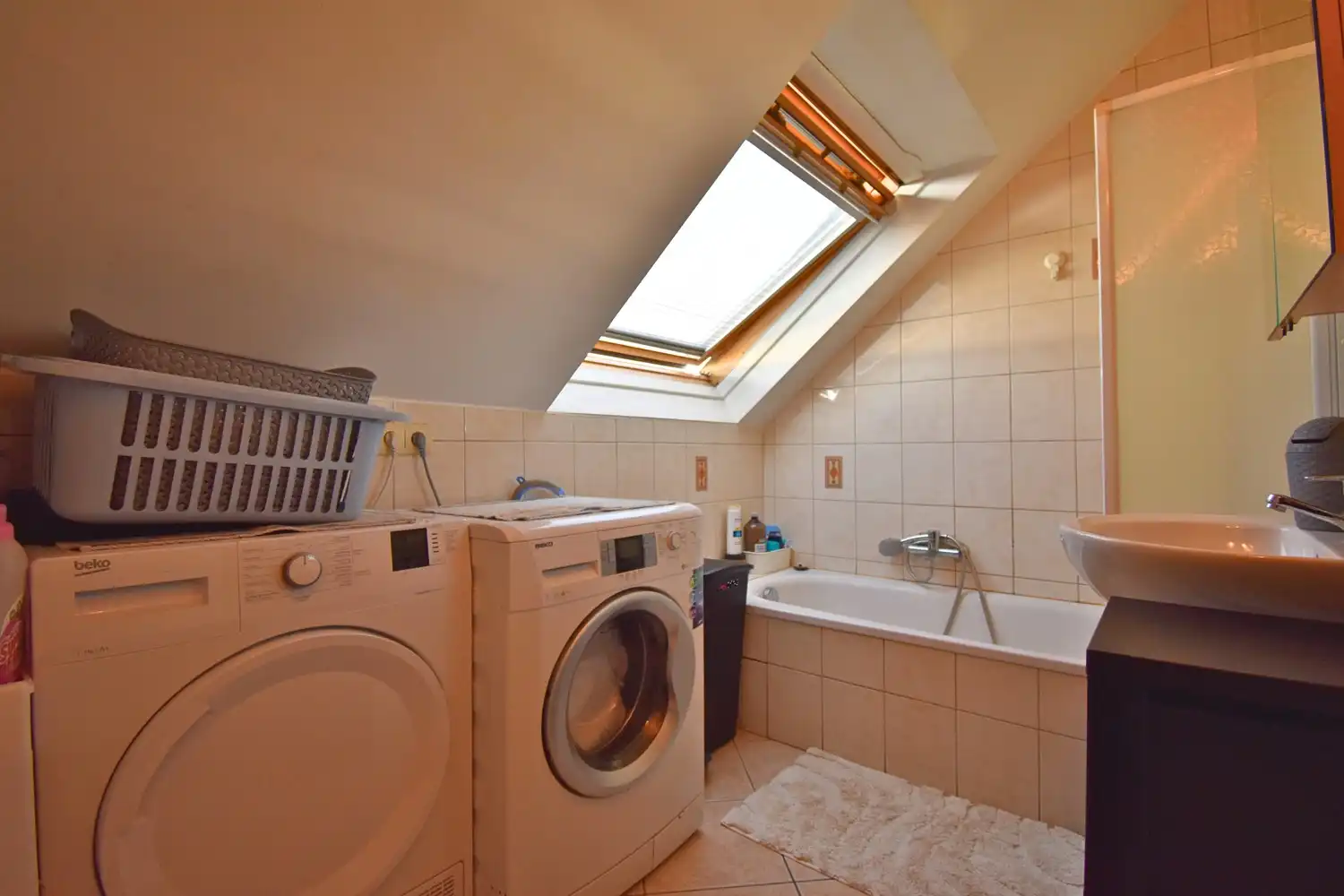 Lichtrijk éénslaapkamer appartement te huur foto 7