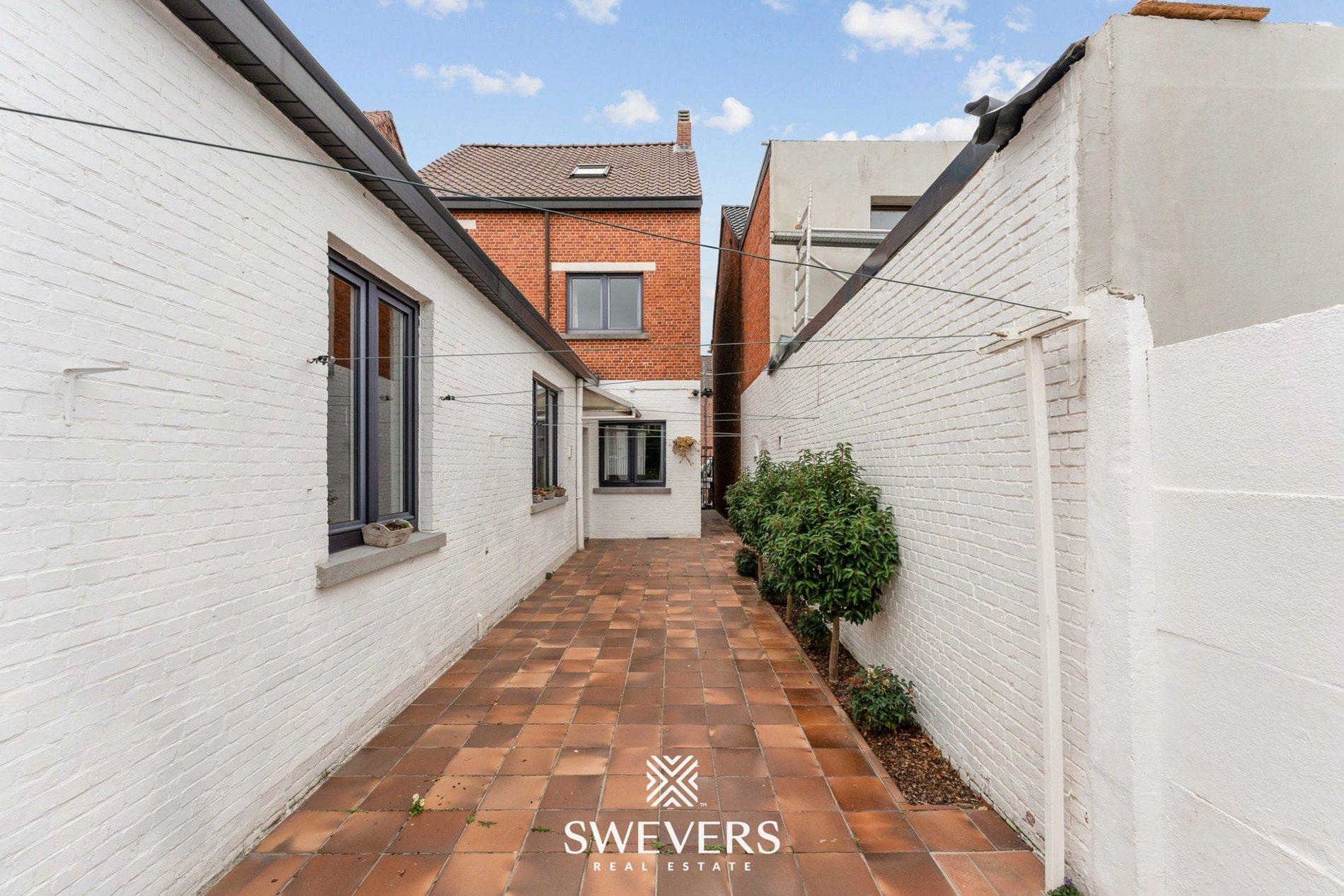 Te renoveren woning met veel karakter nabij het centrum  foto 33