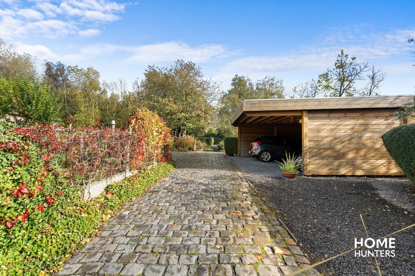 Te renoveren woning op royaal perceel van 4829m² in oase van groen en rust foto 3