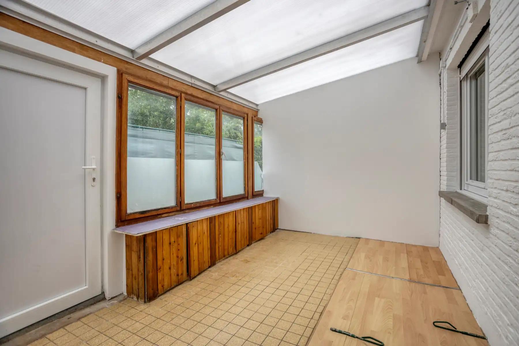 Gelijkvloersappt met terras, berging en parking voor de deur foto 9