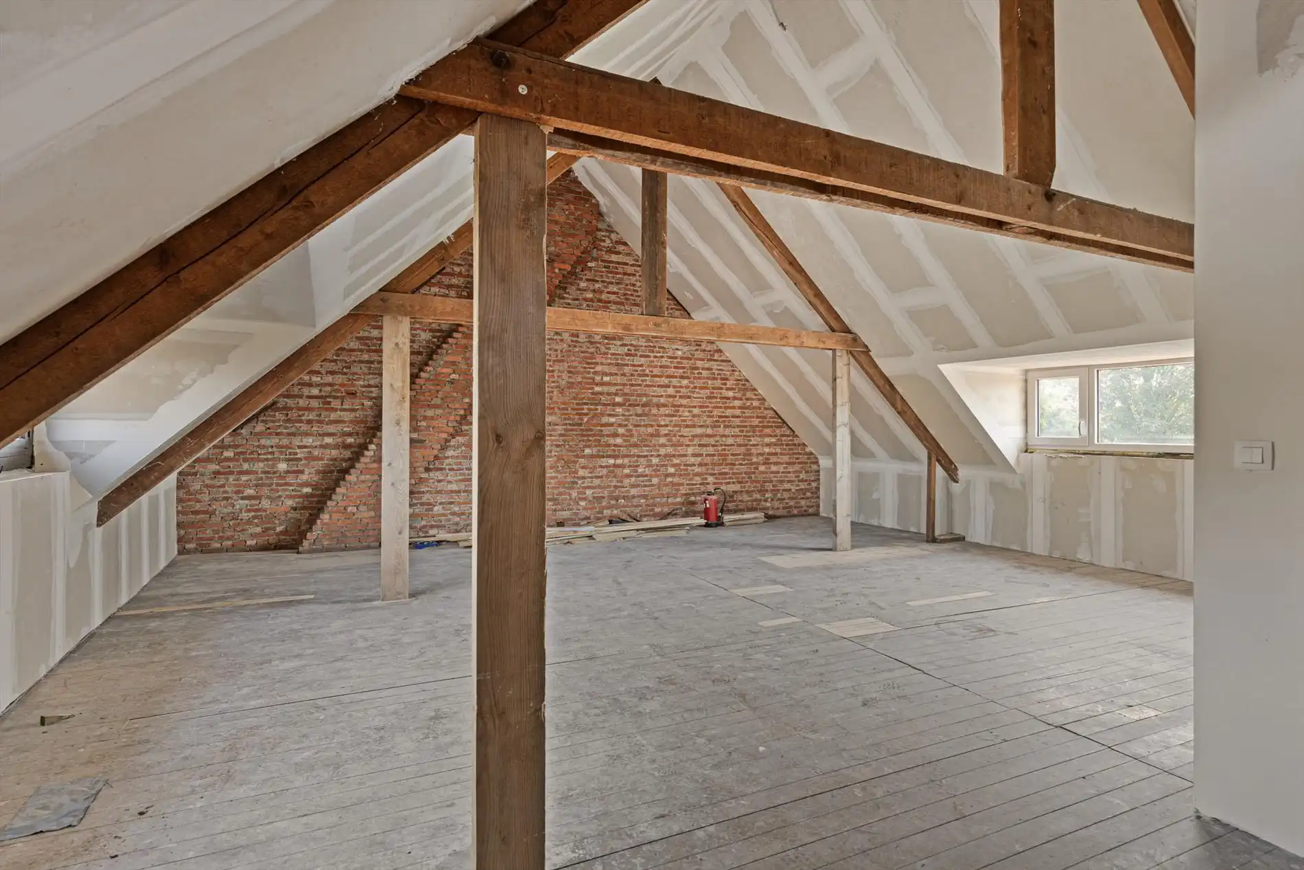 Gerenoveerde woning met 4/5 slaapkamers en ruim bijgebouw in het centrum van Olmen ! foto 21