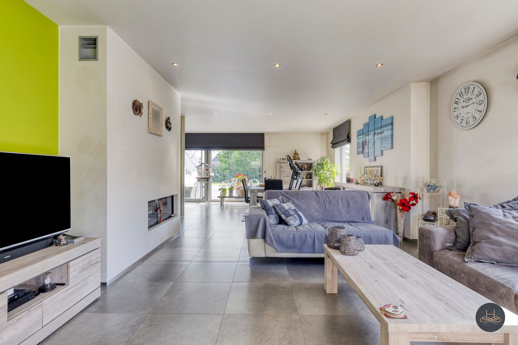 Ruime en recente woning met zwembad foto 6