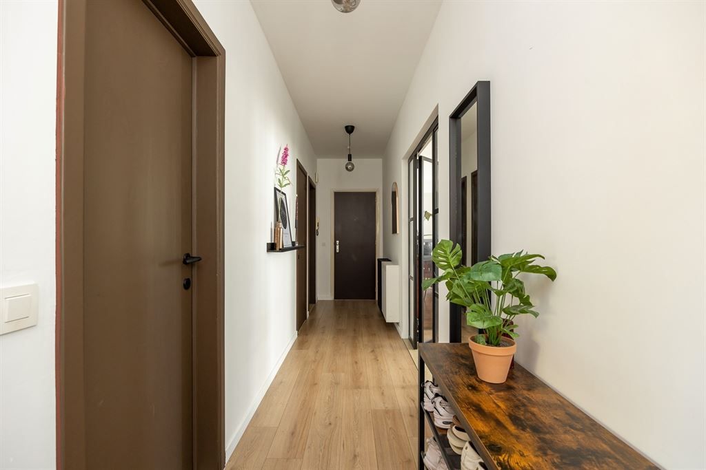 Instapklaar appartement met loftallures foto 8