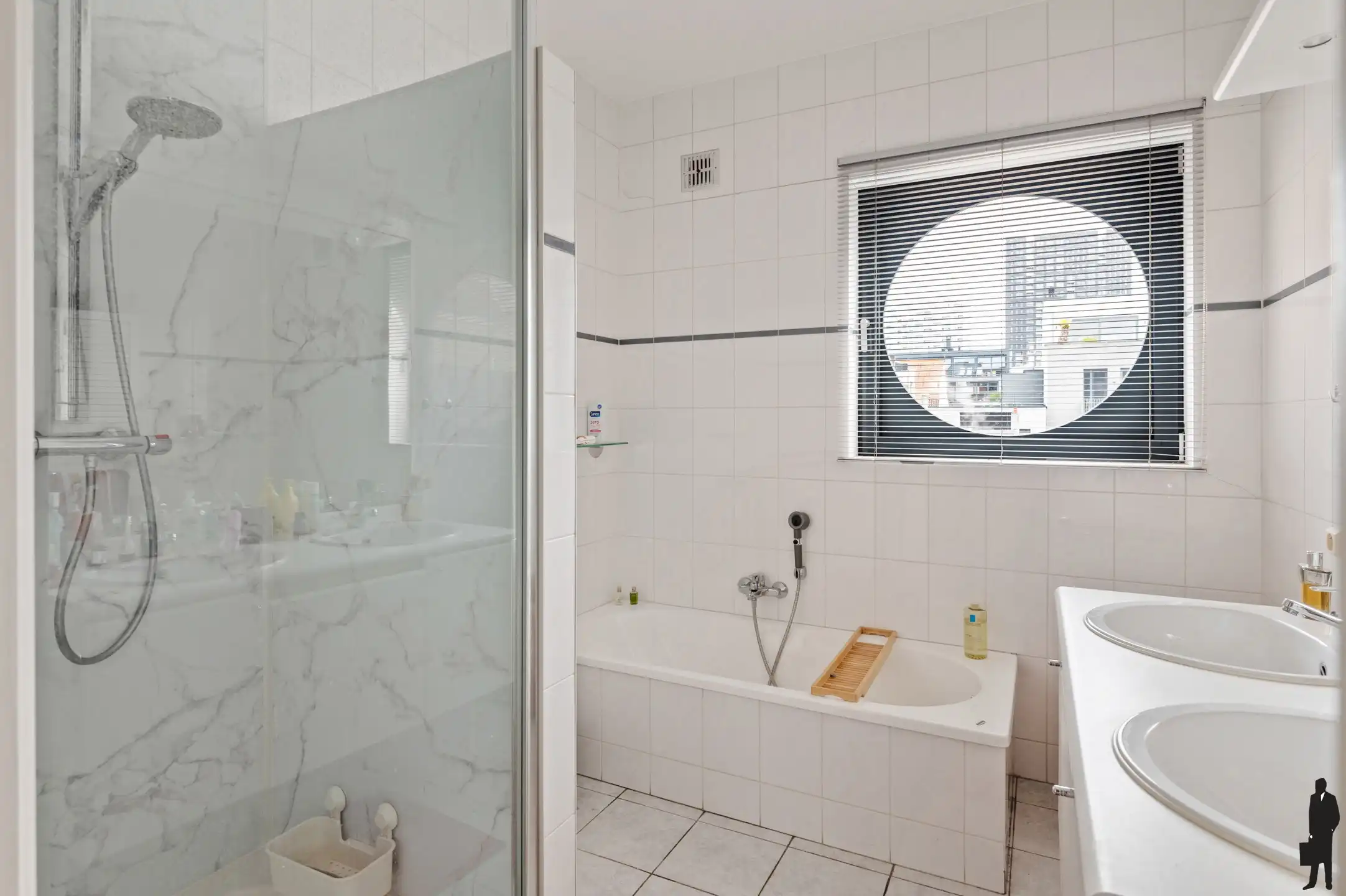 Licht en ruim 2-slaapkamerappartement met prachtig waterzicht foto 12