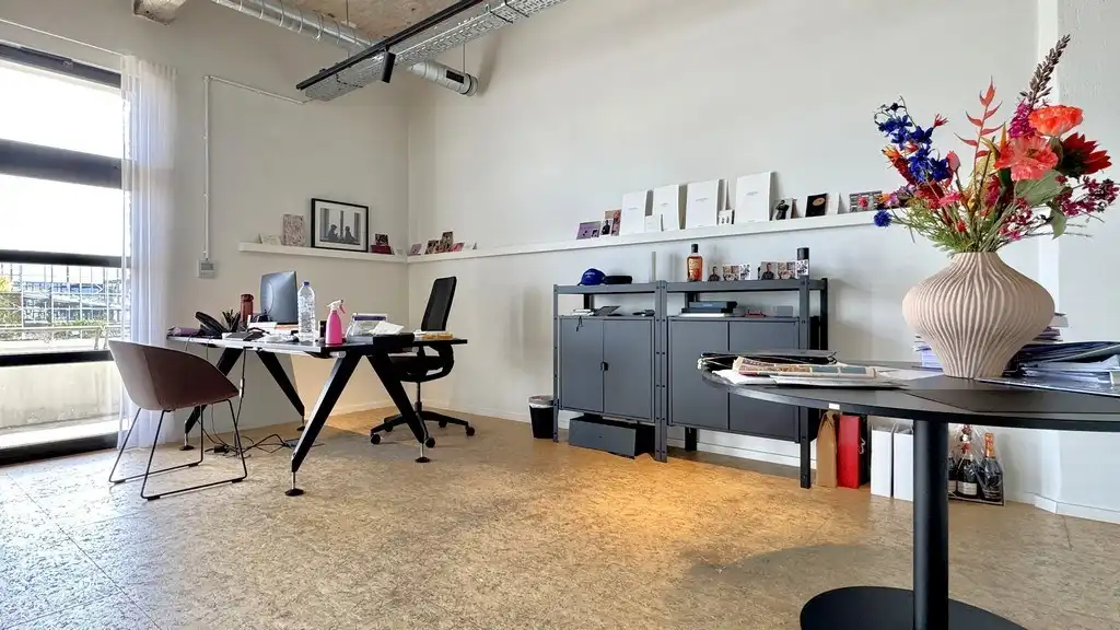 Hip loftkantoor te huur in Handelsdokcenter in Gent foto 7