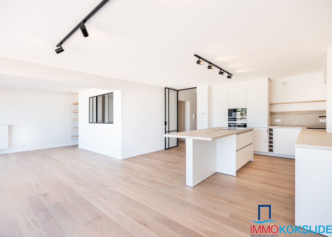 Luxueus gerenoveerd appartement met 3 slaapkamers en fantastisch frontaal zeezicht foto 9