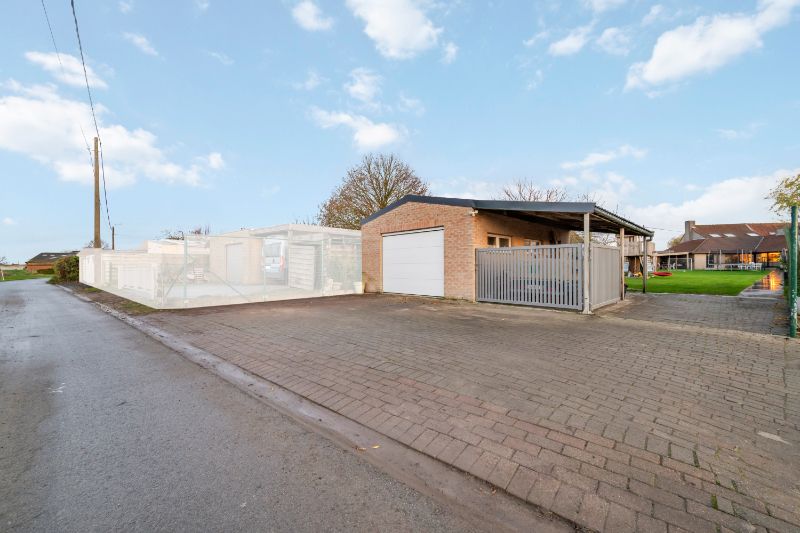 Staden-Roeselare. Landelijke charmante half open bebouwing op een perceel van 1018m2 met diepe tuin, 5 slaapkamers, garage en carport en loods van 40m2. foto 15