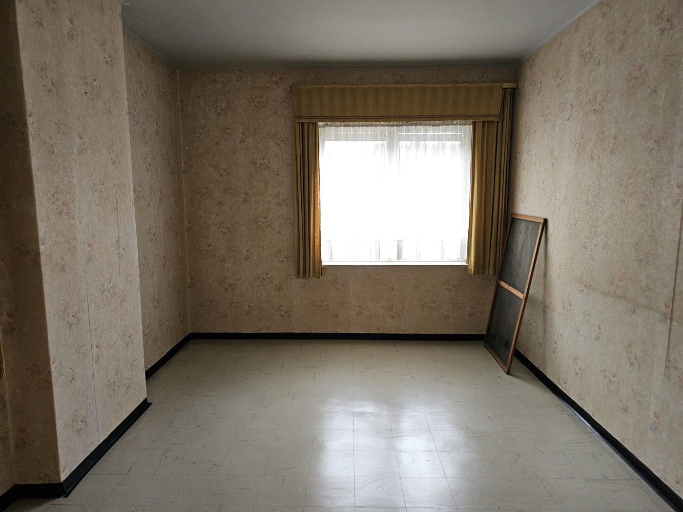 Karaktervolle driegevelwoning met tuin en garage foto 18