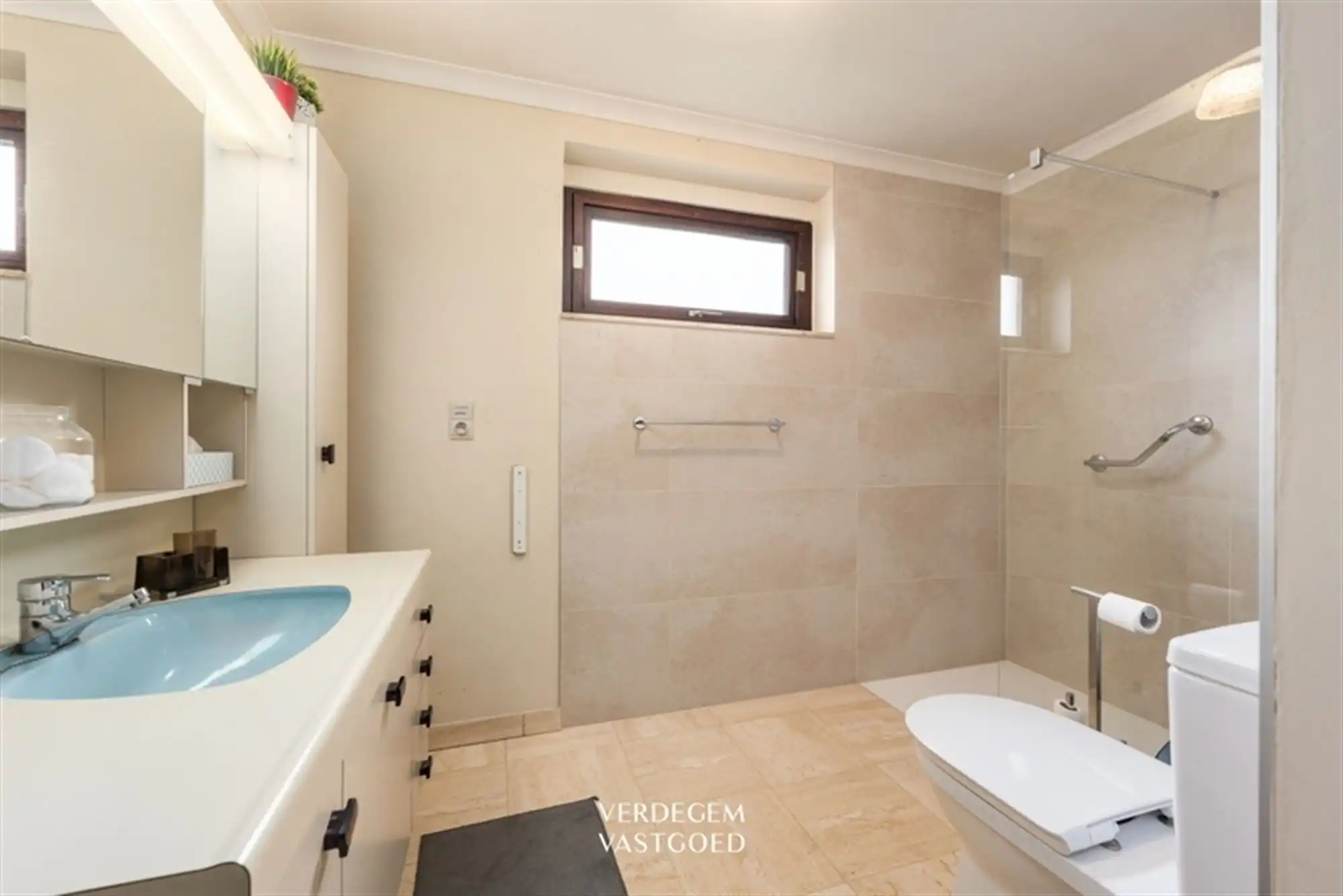 Tijdloze villa met 5+ slaapkamers en tuin, volledig onderkelderd foto 18