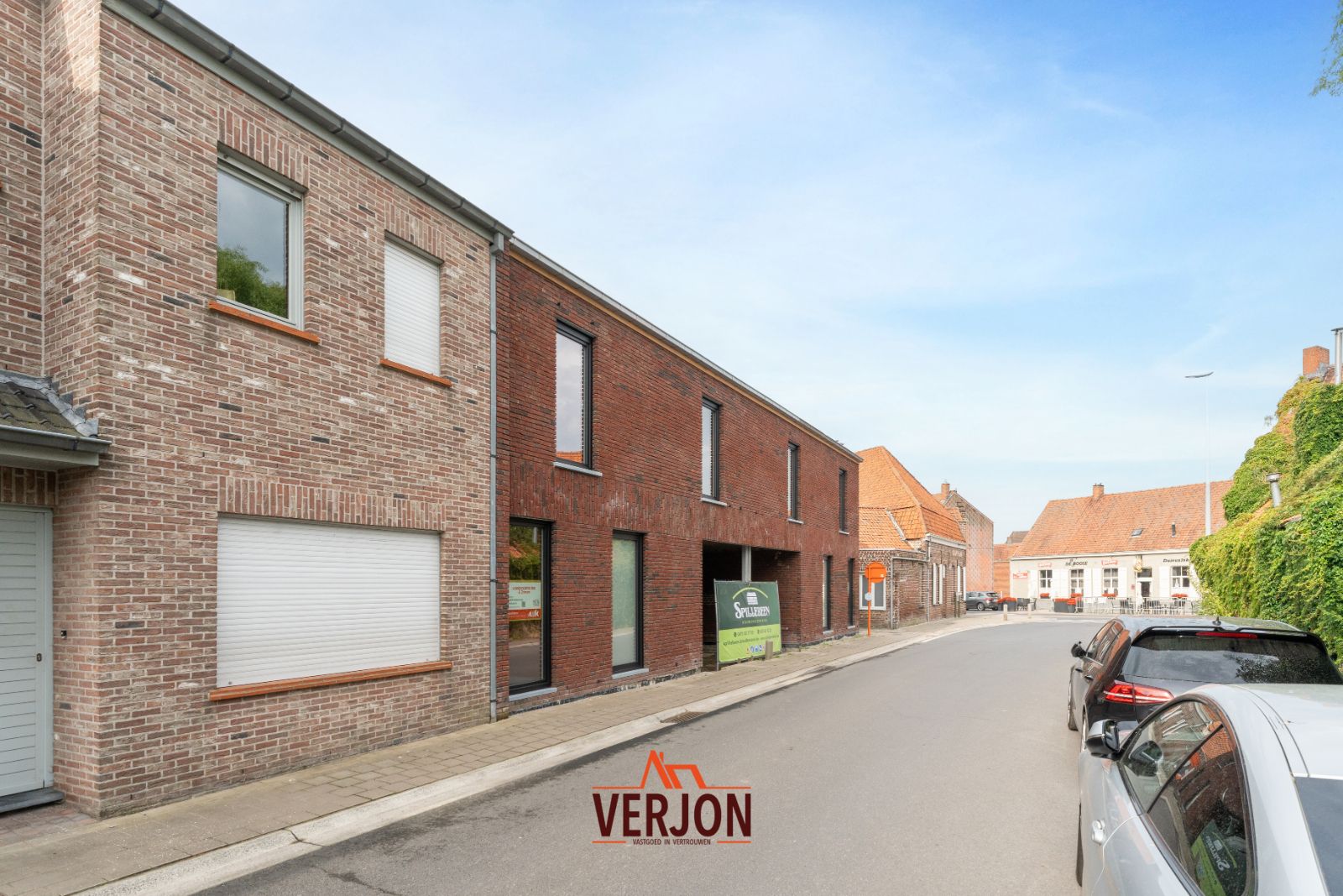 Casco-woning met carport en 3 slaapkamers foto 1