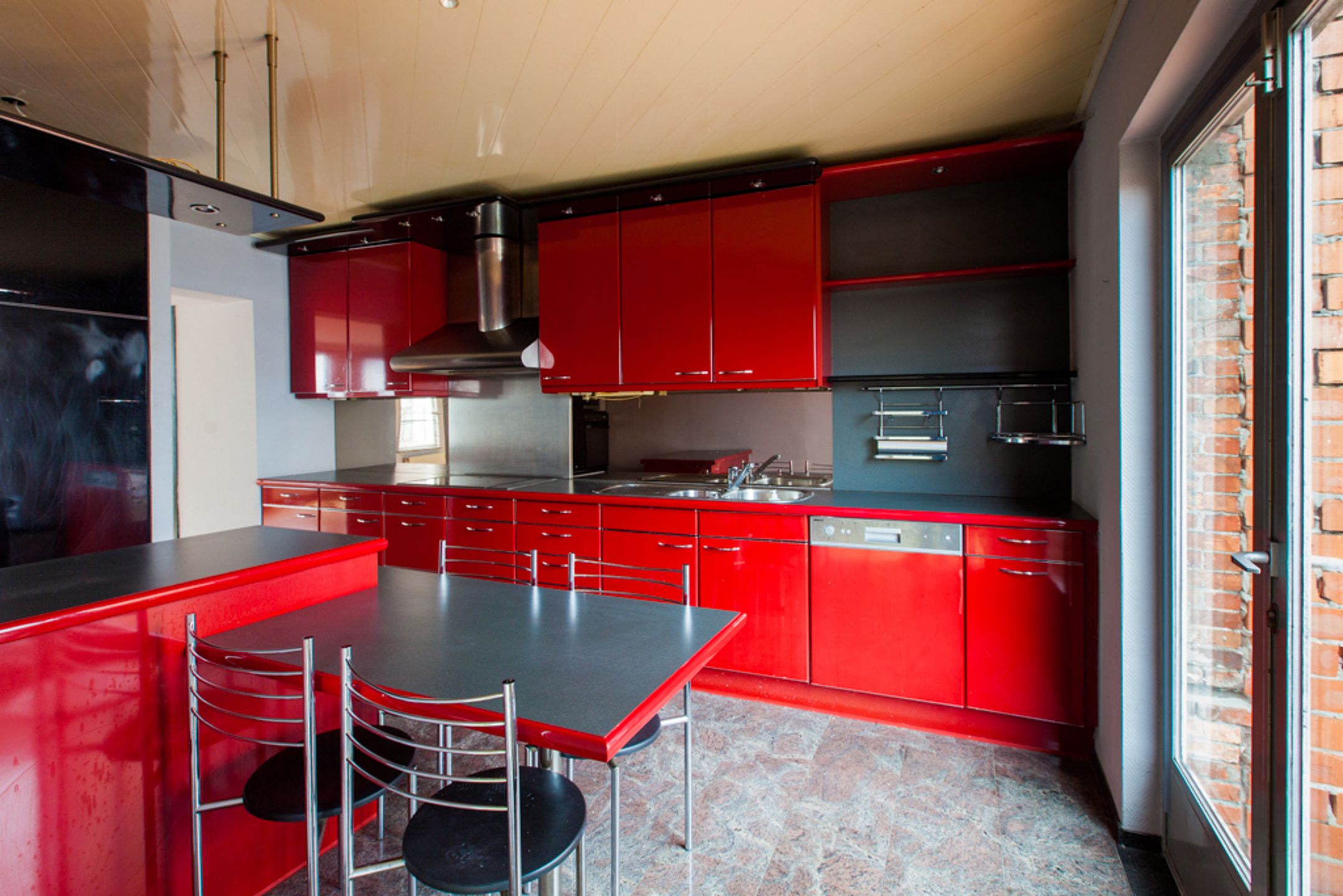 Verrassend ruime handelswoning met bovenliggend appartement. foto 37