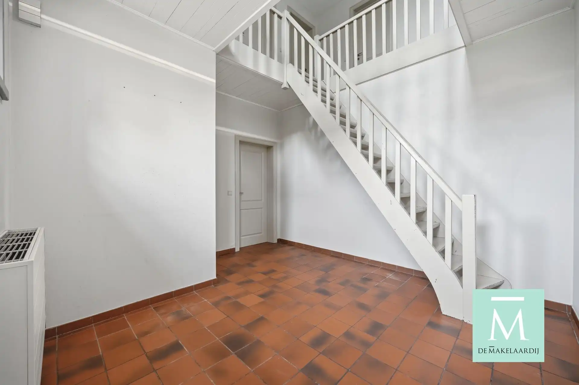 Ruime woning met 4 slaapkamers, garage en diepe tuin op toplocatie! foto 2