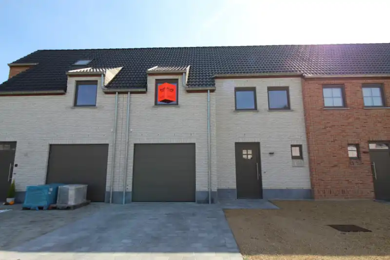 Prachtige woning gelegen te Roeselare foto {{pictureIndex}}