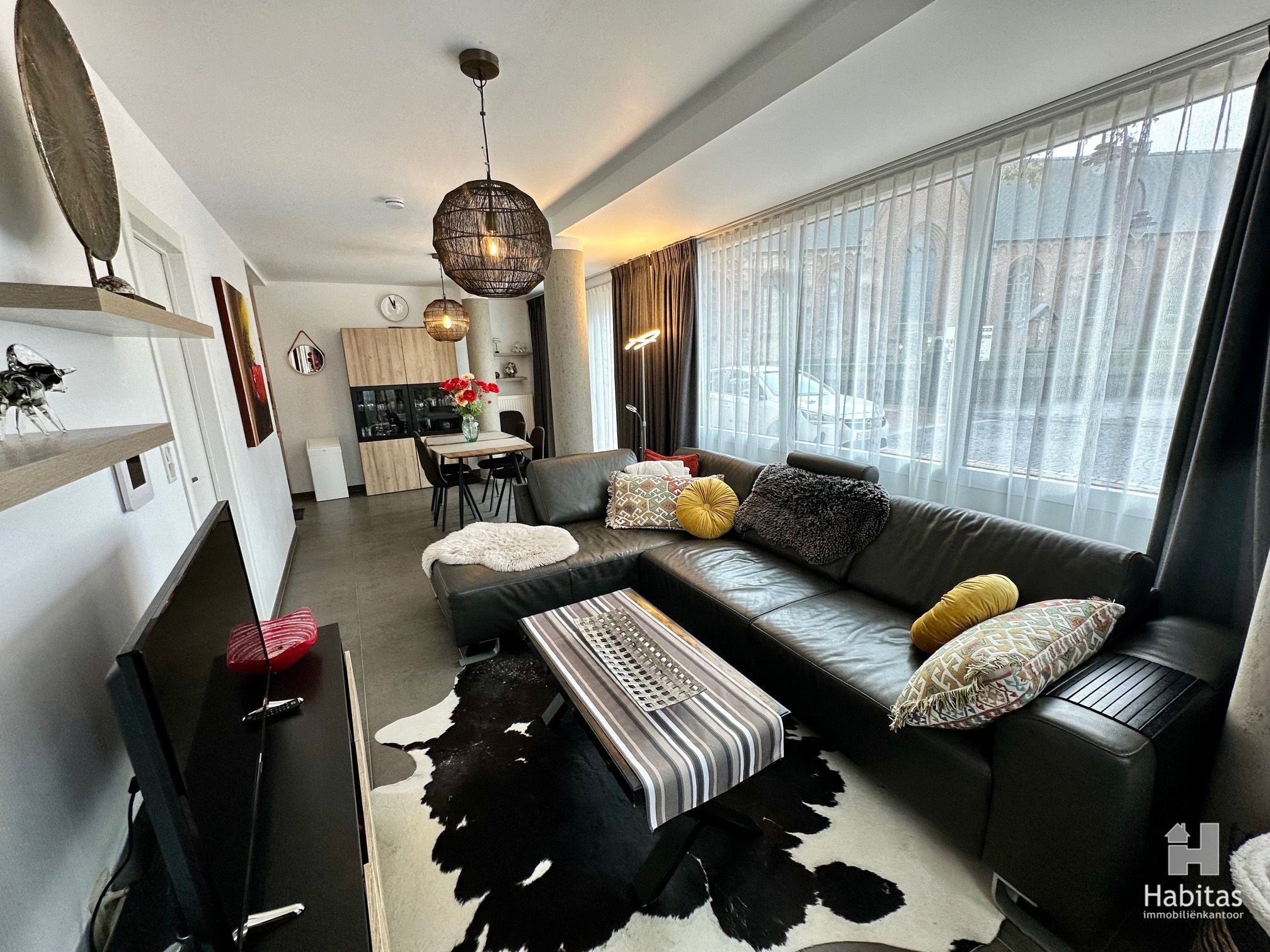  ruim, volledig gemeubeld in instapklaar appartement foto 3