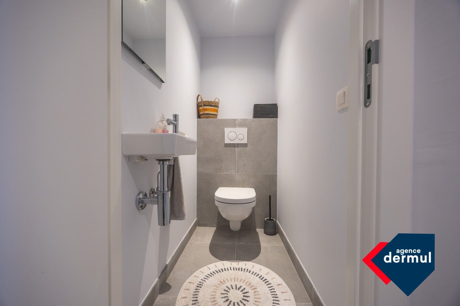 RECENT APPARTEMENT MET PARKING foto 15