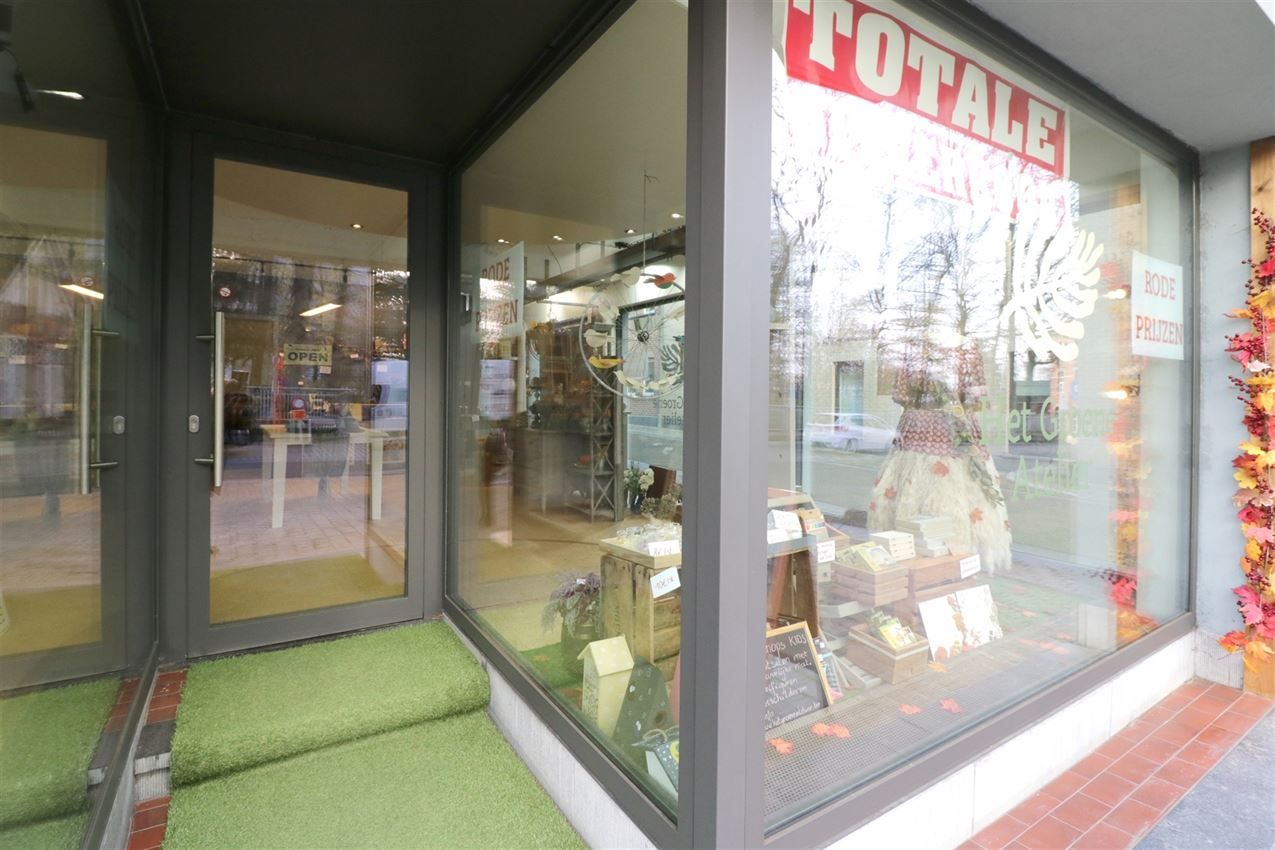 handelszaak met hoge zichtbaarheid en mooie etalage  foto 4