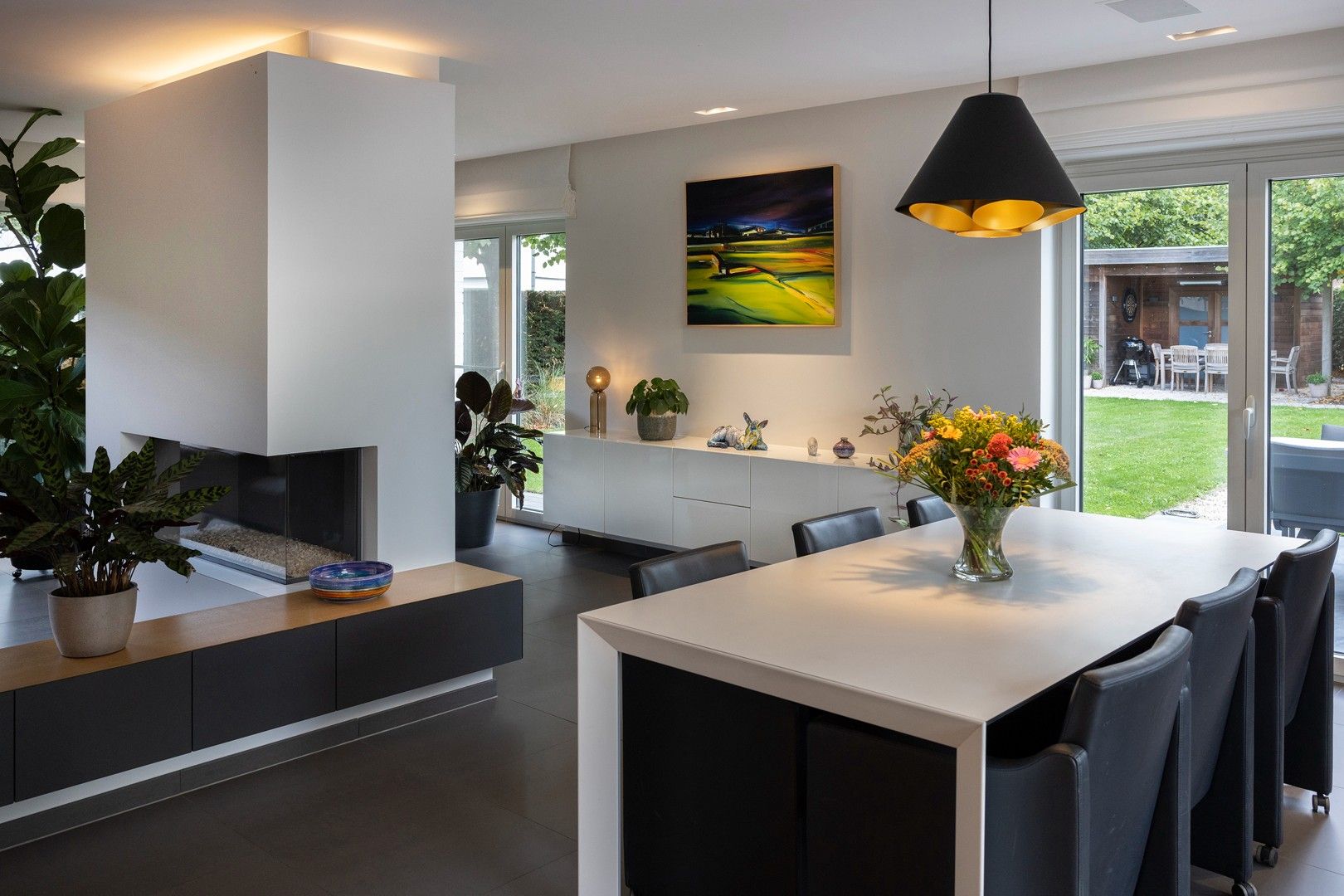 Alleenstaande woning met mogelijke praktijkruimte. foto 5
