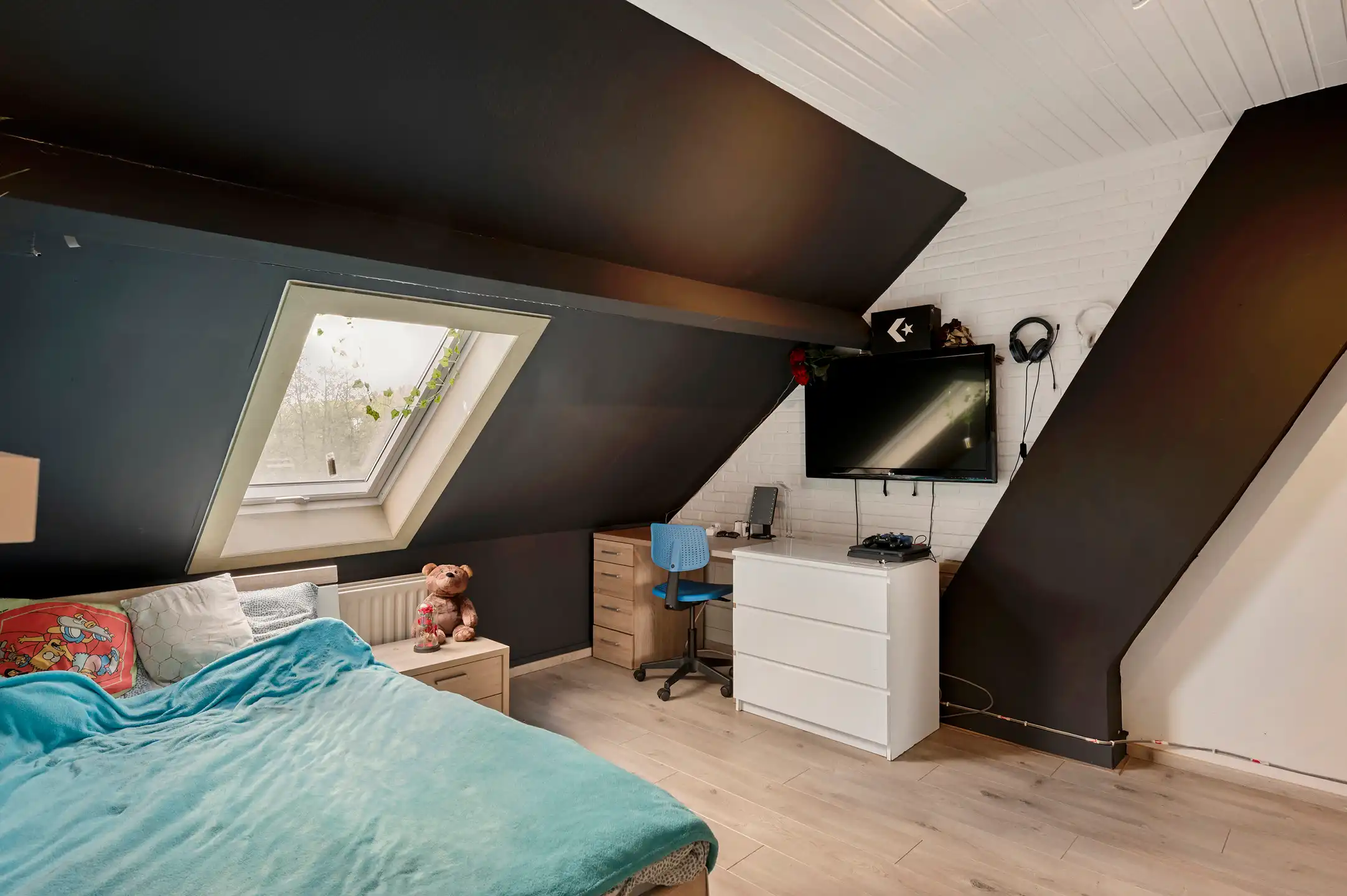 Doodlopend gelegen woning (189m²) met 4 slk’s en zuid gerichte tuin. foto 17