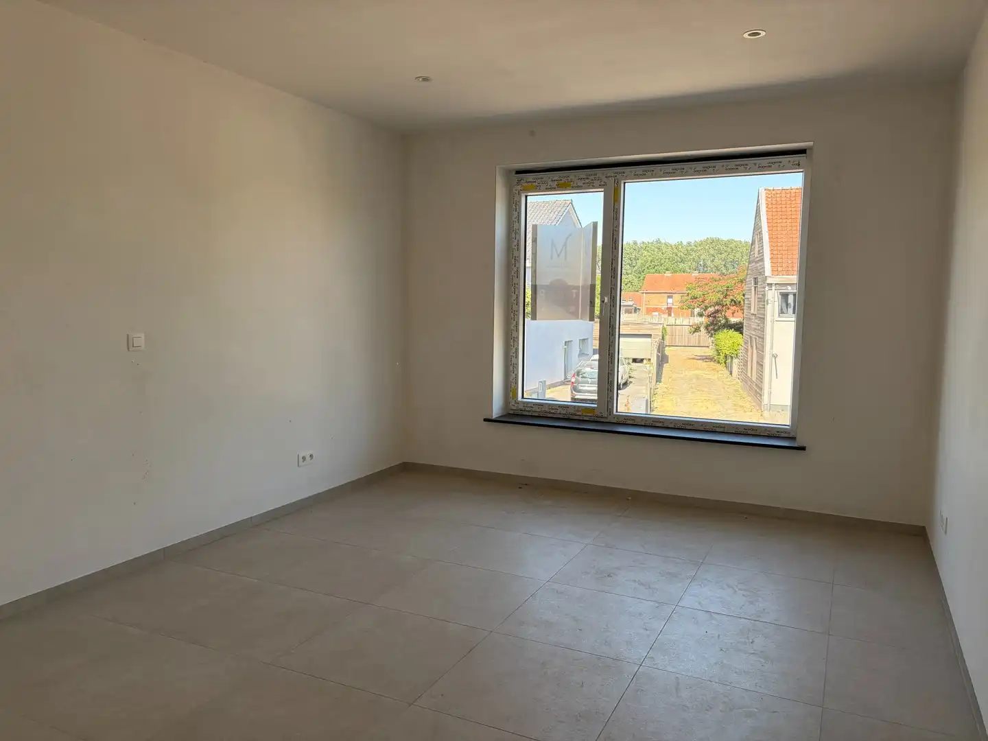 Moderne halfopen woning met 3 slpk, garage en tuin foto 8